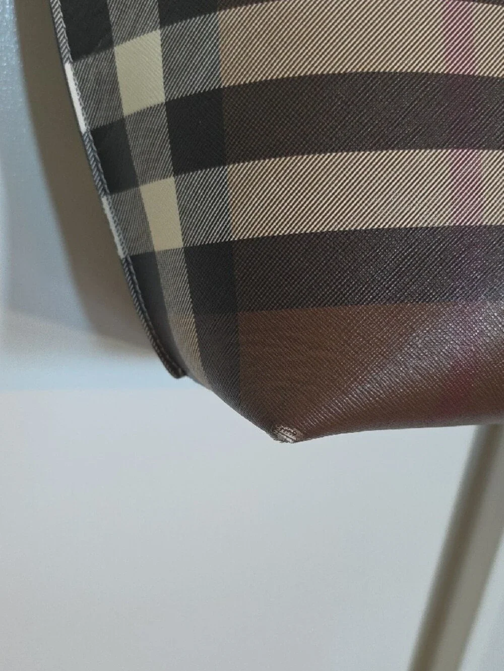 Burberry this medium